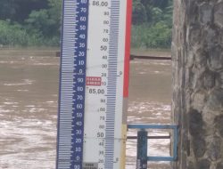 TMA Jurug Siaga Kuning warga Di Bantaran Bengawan Solo Di Harapkan Waspadai Banjir Datang