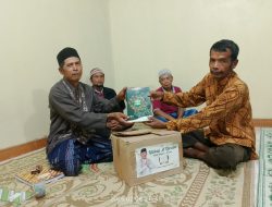 Takmir Masjid Ucapkan Syukur Atas Pemberian Wakaf Al-Qur’an Dari H. Rober Cristanto
