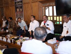 Pulang Retret, Rober – Adhe Disambut Barisan Kerja SetDa Dan Pimpinan OPD Karanganyar