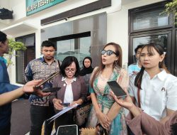 Pengacara Dan Korban Investasi Bodong Terdakwa PSA Geruduk Pengadilan Negeri Karanganyar