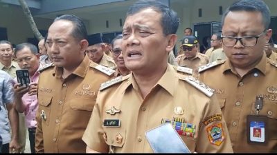 Kunjungi Karanganyar Gubernur Jateng Berikan Pelayanan Di Tingkat Desa