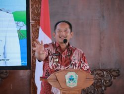 Bupati Rober Crhistanto Ajak Warga Gotong Royong Wujudkan Karanganyar Zero Sampah