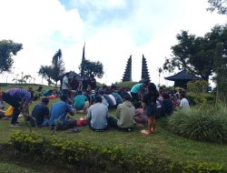 Masyarakat Dusun Cetho Gelar Upacara Mondosio