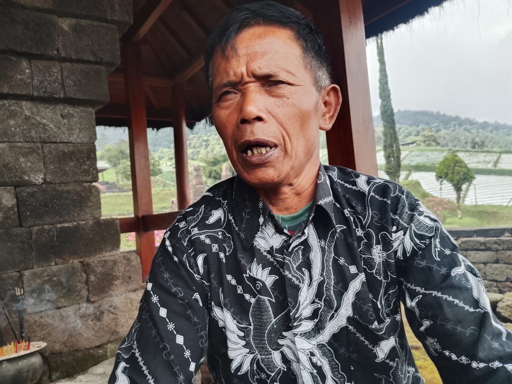 Pemangku adat dusun cetho
