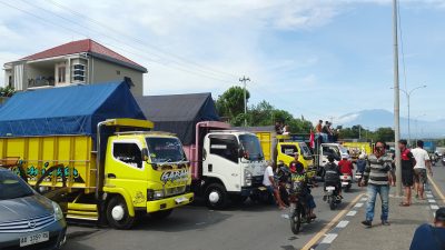 Blokade Sopir Truk Lumpuhkan Ringroad Solo: Warga Mengeluh, Sopir Tuntut Keadilan ODOL