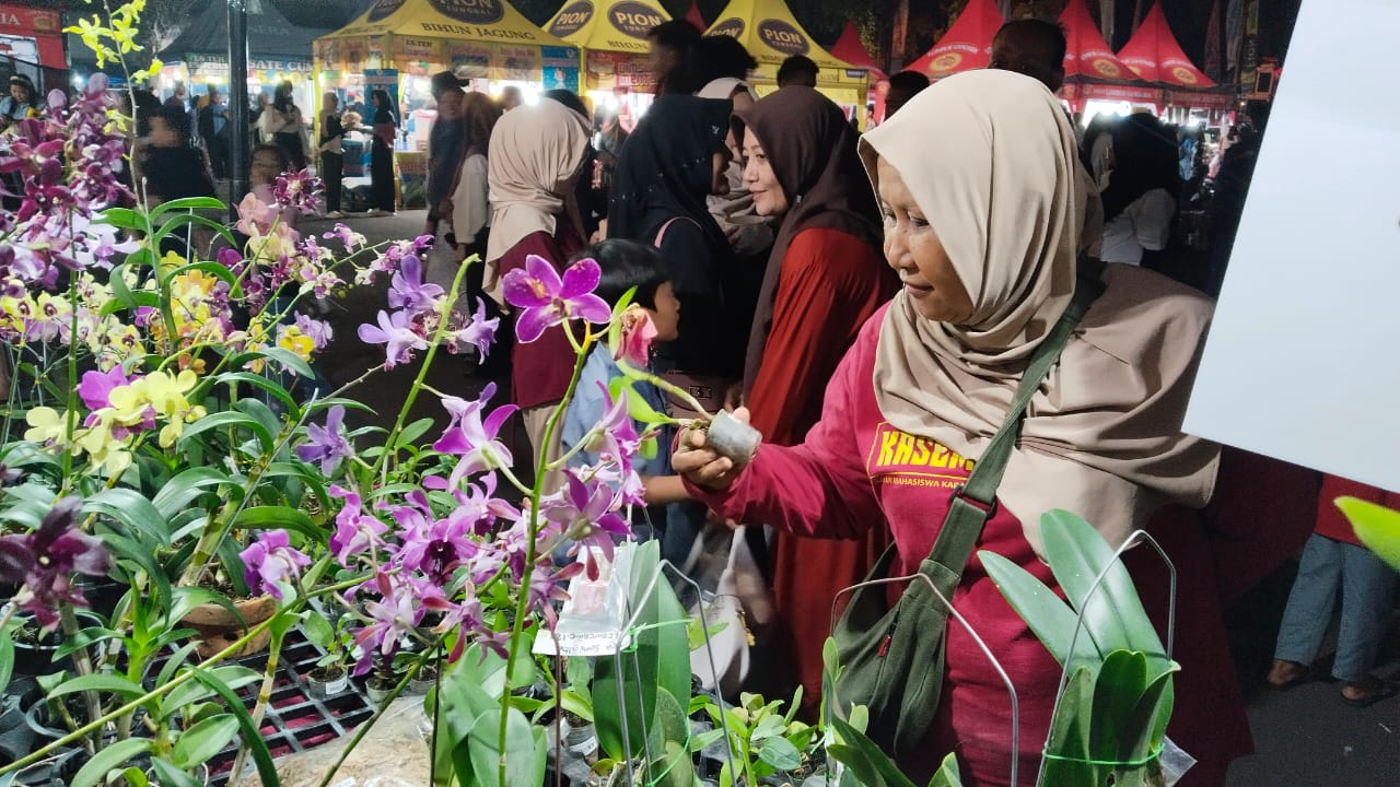Tanpa Lepas QRIS, Karanganyar Go Market Raup Rp1,4 Miliar Lewat Transaksi Tunai di SGS 2025