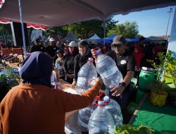 Word Cleanup Day 2025: Rober Christanto Tukar Sampah Galon Dari Warga Dengan Hadiah 