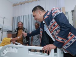 Bupati Karanganyar Beserta Ferkopimda Jenguk Santri Korban Joglo Roboh Di dr. Oen