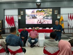 Pemkab Karanganyar Serahkan Bantuan Rp116,5 Juta bagi 27 Keluarga Terdampak Bencana