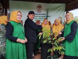 Wanita Tani Desa Salam Karangpandan Disiapkan Jadi Kader Penggerak Ekonomi Keluarga Berbasis Pertanian Lokal