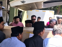 Bupati Karanganyar Jemput Jenazah Pahlawan Devisa Asal Gayam Dompo Di Bandara
