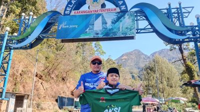 Berbagi Jersey Untuk Pelari #Jagalawu Cara Ketua KEIND Karanganyar Ajarkan Makna KAHURIPAN