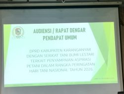 Ratusan Petani Karanganyar Berteduh di Ruang Paripurna, Ancam Ambil Alih Waduk Jelantah