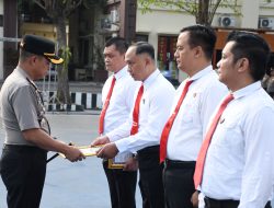 Pelaku Dibekuk, Warga Dibantu: 16 Polisi Karanganyar Terima Penghargaan