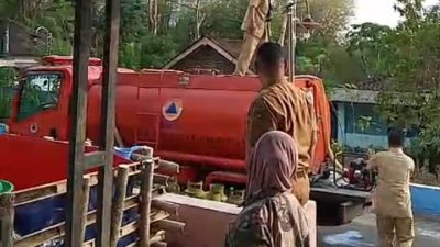 Kemarau Panjang Mulai Berdampak di Jumapolo, BPBD Droping Air ke Dua Dusun